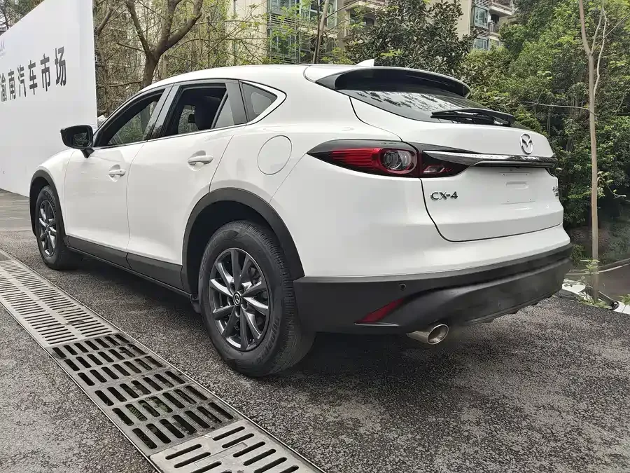 Mazda CX-4 2021 2.0L Automatic 2WD Blue Sky Explorer Edition 2023 — миниатюра 4