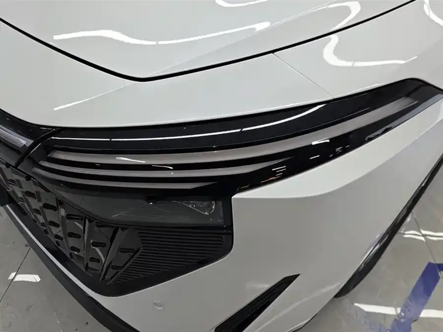 Venucia Big V DD-i Venucia V DD-i 2023 110KM iT version 2023 — миниатюра 2