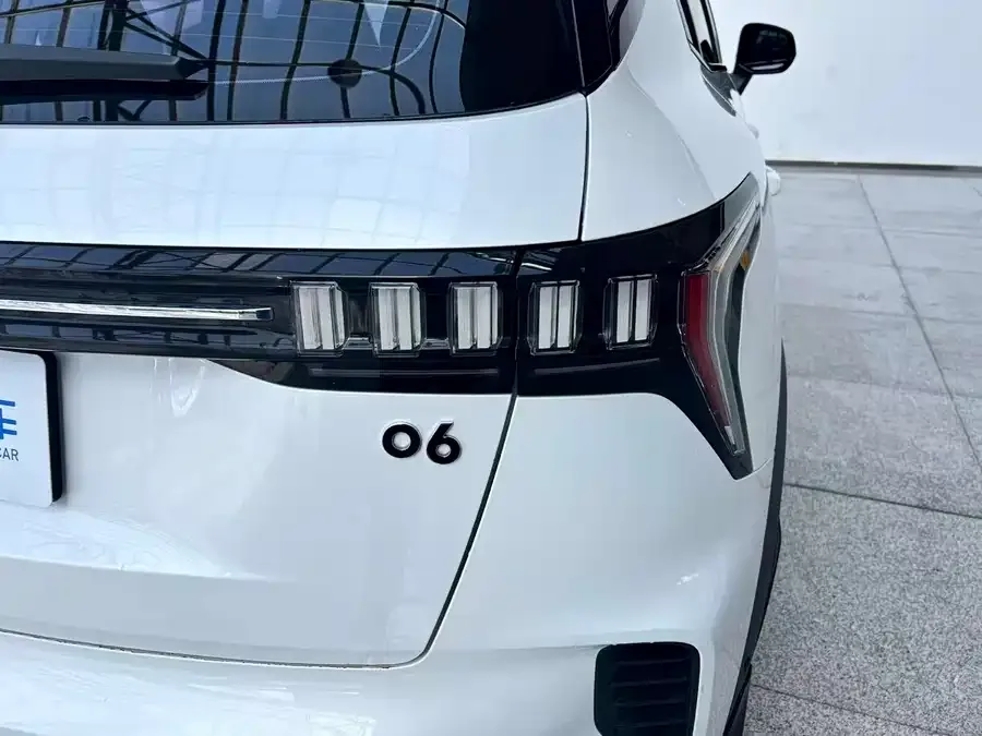 Lynk & Co 06 Lynk & Co 06 2023 Remix 1.5T Halo 2023 — миниатюра 3