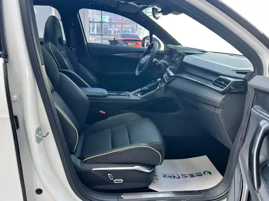 Lynk & Co 06 Lynk & Co 06 2023 Remix 1.5T Halo 2023 — миниатюра 4