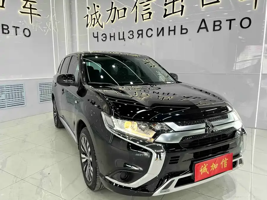 Mitsubishi Outlander Outlander 2021 2.0L 2WD 5-seater 2022 — миниатюра 3