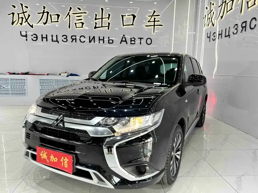 Mitsubishi Outlander Outlander 2021 2.0L 2WD 5-seater 2022 — фото 1, купить с доставкой в Москву