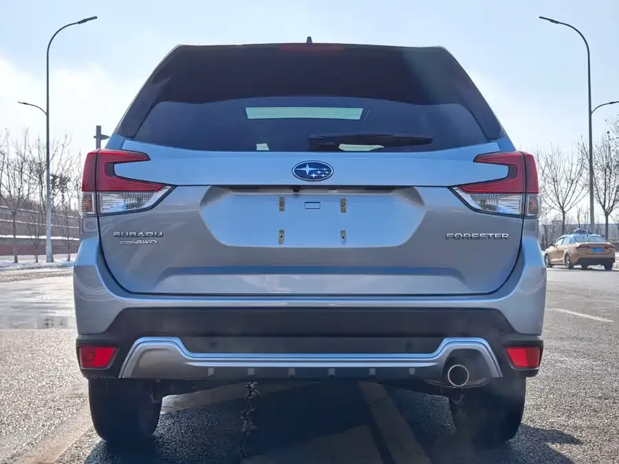Subaru Forester 2022 Forester 2.0i AWD Ultimate Edition EyeSight 2022 — миниатюра 4