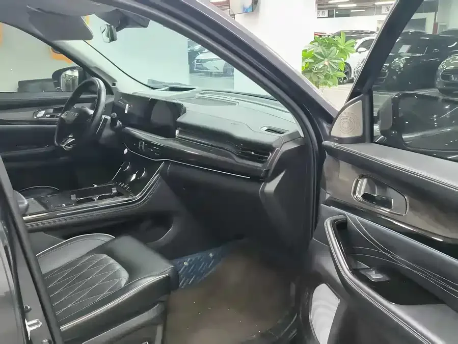 Exeed VX Xingtu Lanyue 2021 400T 4WD Xingzun Pro Edition 7 Seaters 2022 — миниатюра 3