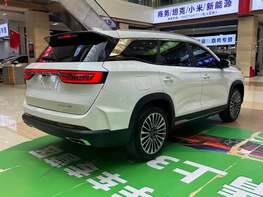 Jetour X90 C-DM JETOUR X90 C-DM 2025 Luxury Edition 7 Seaters 2025 — миниатюра 2
