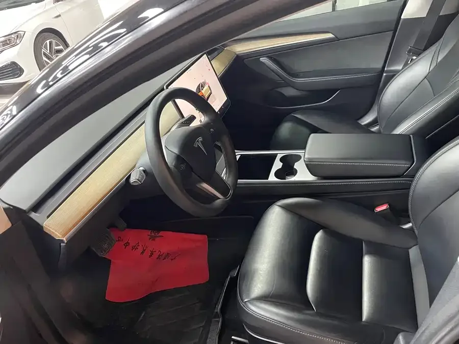 Tesla Model 3 Model 3 2023 rear-wheel drive version 2024 — миниатюра 2