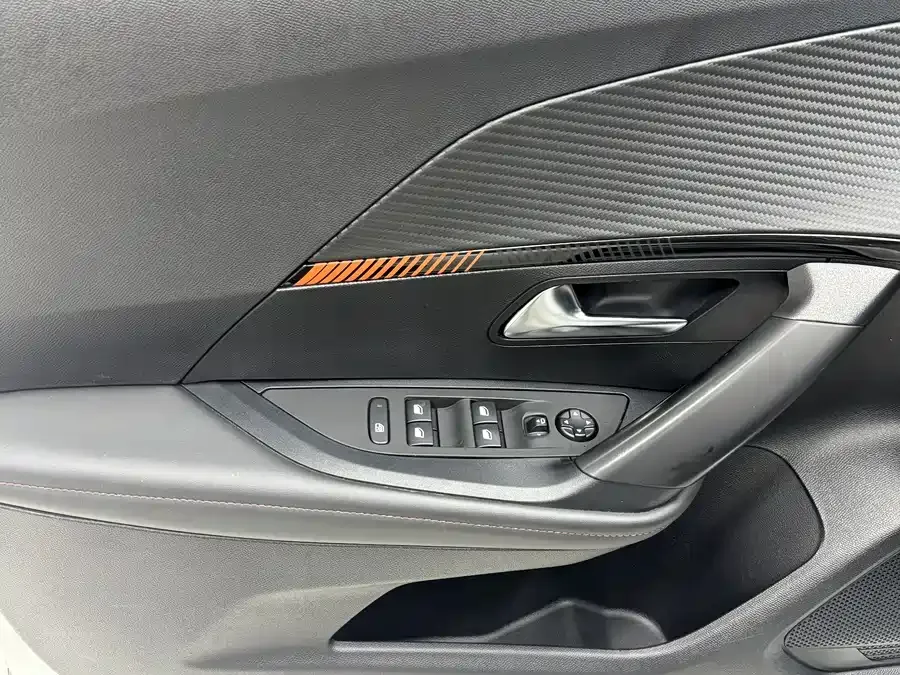 Peugeot 2008 Peugeot 2008 2022 230THP THE ONE 2022 — миниатюра 4
