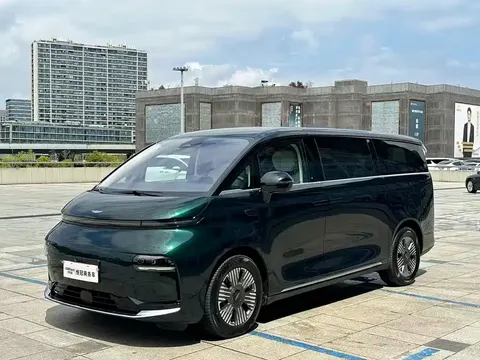 Geely Yizhen L380 2025 купить в Москве