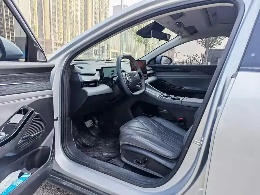 Geely Galaxy L6 Galaxy L6 2025 EM-i 140km Exploration+ Edition 2025 — миниатюра 3