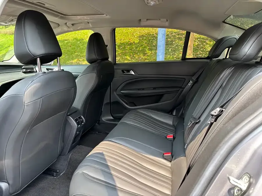 Peugeot 408 Peugeot 408 2022 1.6T Enterprising Edition 2023 — миниатюра 5