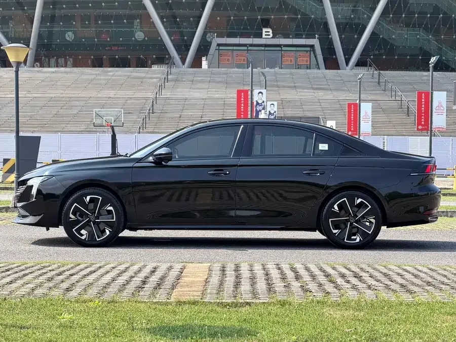 Peugeot 508 Peugeot 508 2023 508L 400THP Driving Flagship Edition 2023 — миниатюра 2