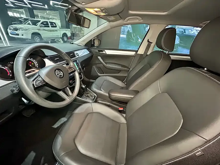 Skoda Rapid Xinrui 2022 1.5L Automatic Comfort Edition 2022 — миниатюра 3