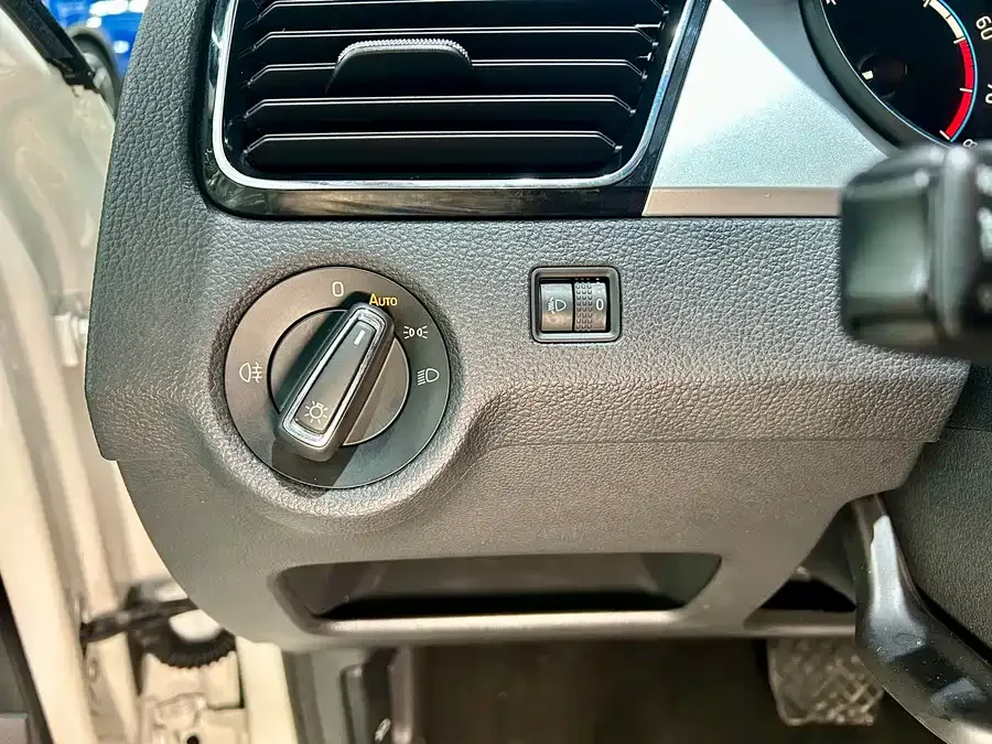 Skoda Rapid Xinrui 2022 1.5L Automatic Comfort Edition 2022 — миниатюра 5