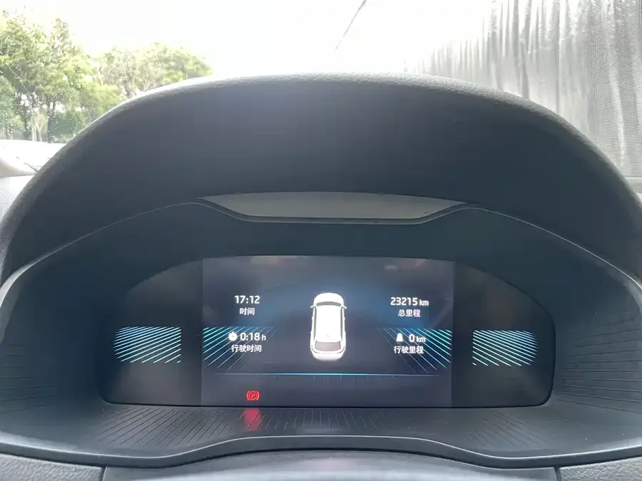 Skoda Karoq Korok 2023 TSI280 Luxury Edition 2023 — миниатюра 4