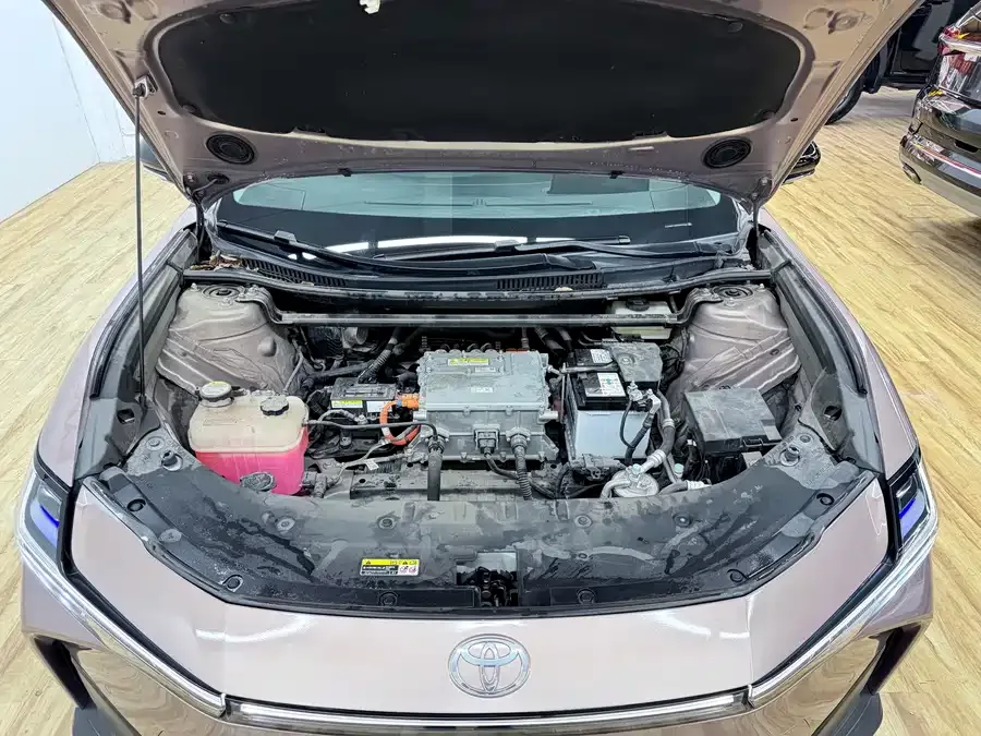 Toyota bZ 3 2023 616km long range Premium 2023 — миниатюра 3