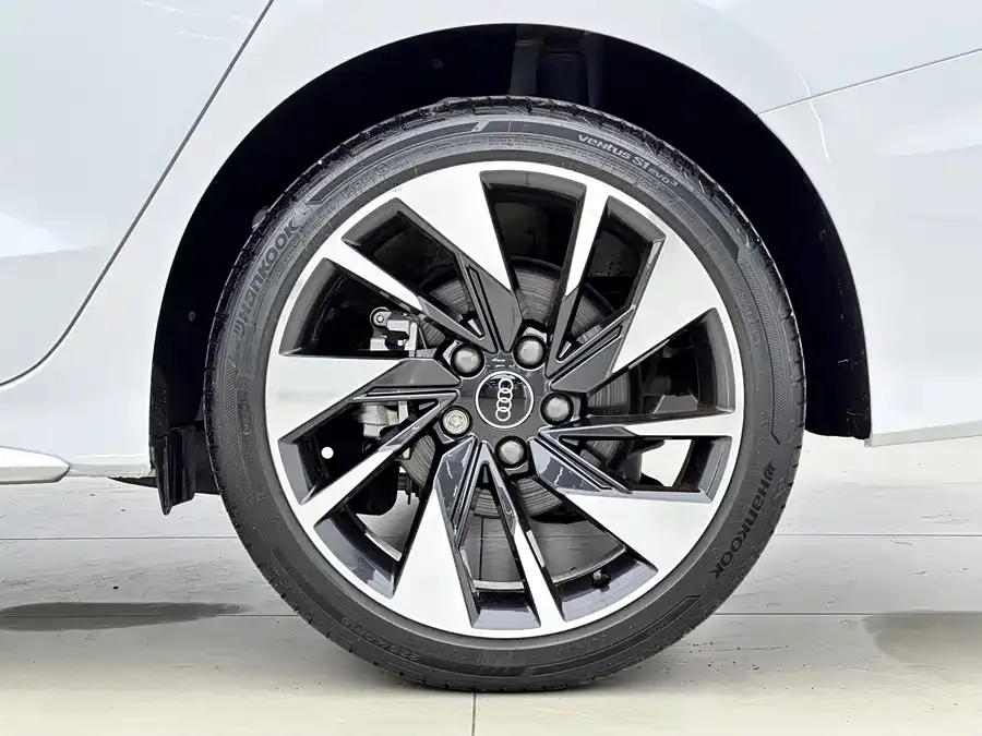 Audi A3 2022 A3L Limousine 35 TFSI Fashion Sports 2022 — миниатюра 5