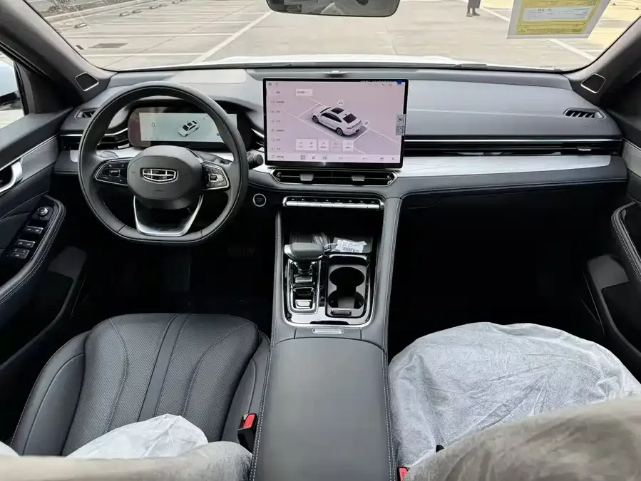 Geely Xingrui Xingrui 2026 Dongfang Yao 1.5TD Kunlun Edition 2025 — миниатюра 2
