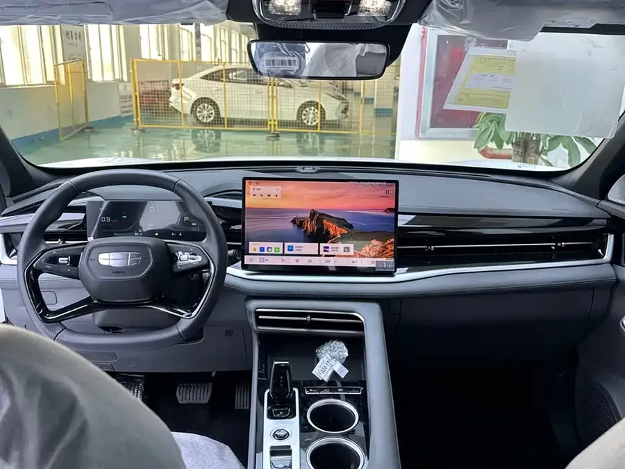 Geely Atlas Boyue 2026 1.5TD Yearning 2026 — миниатюра 4