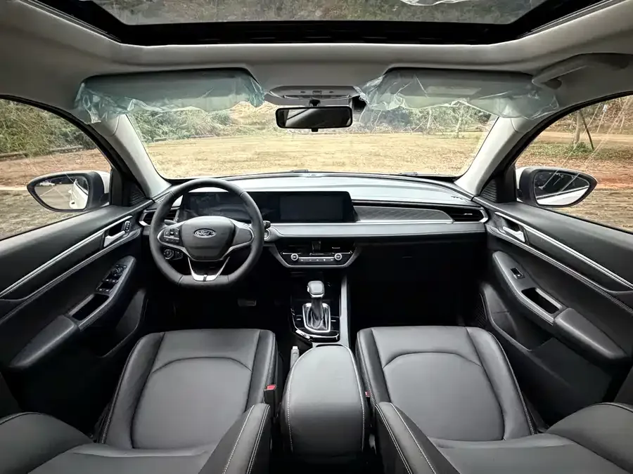 Ford Escort Escort 2021 1.5L Automatic Diamond Edition 2022 — миниатюра 2