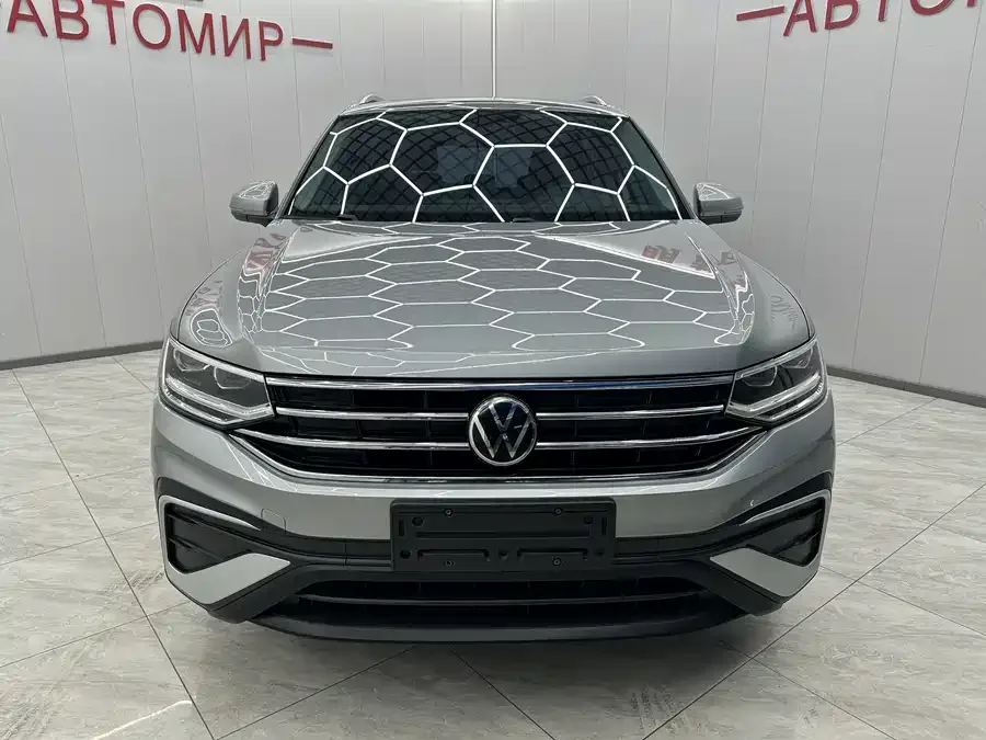 Volkswagen Tiguan L Tiguan L 2023 280TSI Automatic 2WD Trendy Limited Edition 2022 — миниатюра 3