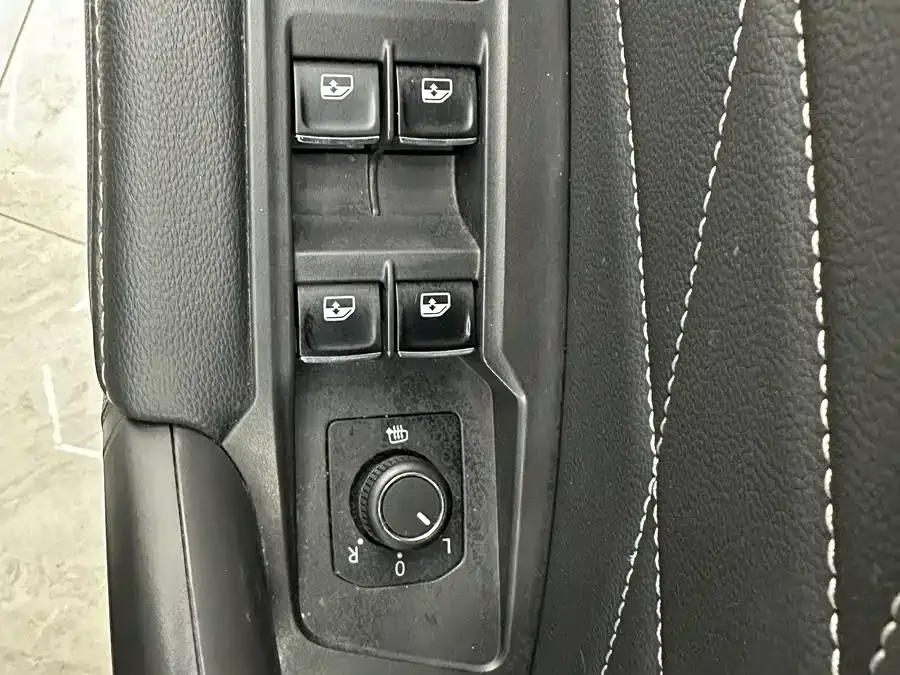 Volkswagen Tiguan L Tiguan L 2023 280TSI Automatic 2WD Trendy Limited Edition 2022 — миниатюра 5