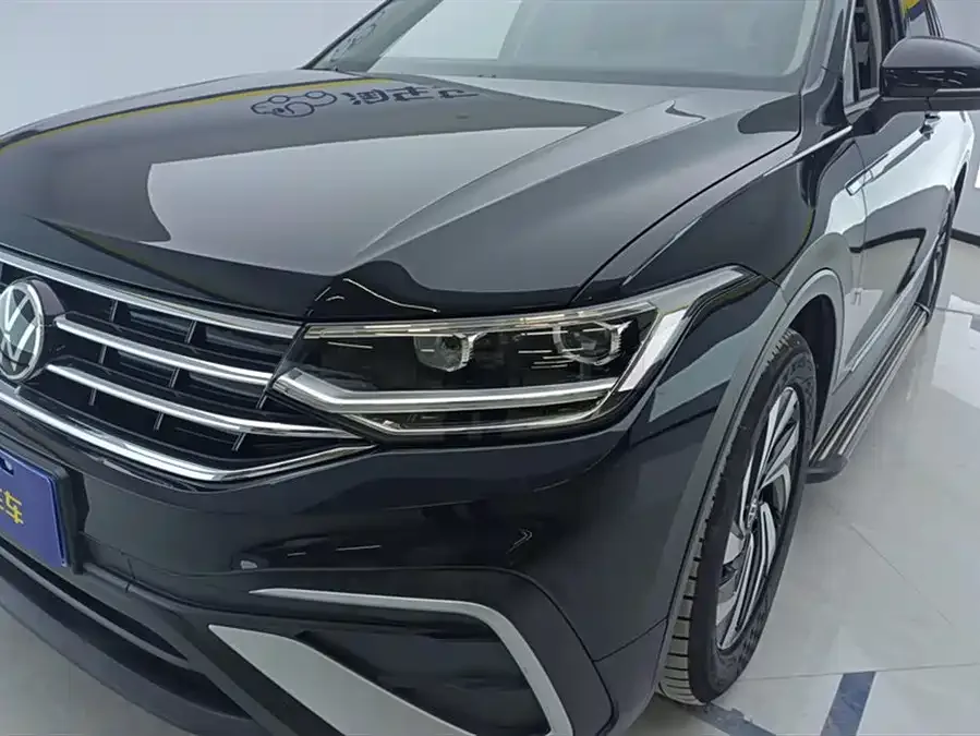 Volkswagen Tiguan L Tiguan L 2023 300TSI Automatic 2WD Smart Edition 2023 — миниатюра 2