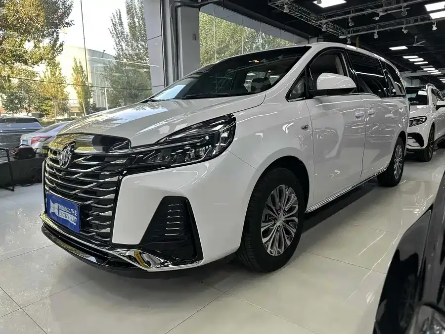 Buick GL8 2023 Land Business Class Comfort Edition 2023 — миниатюра 2