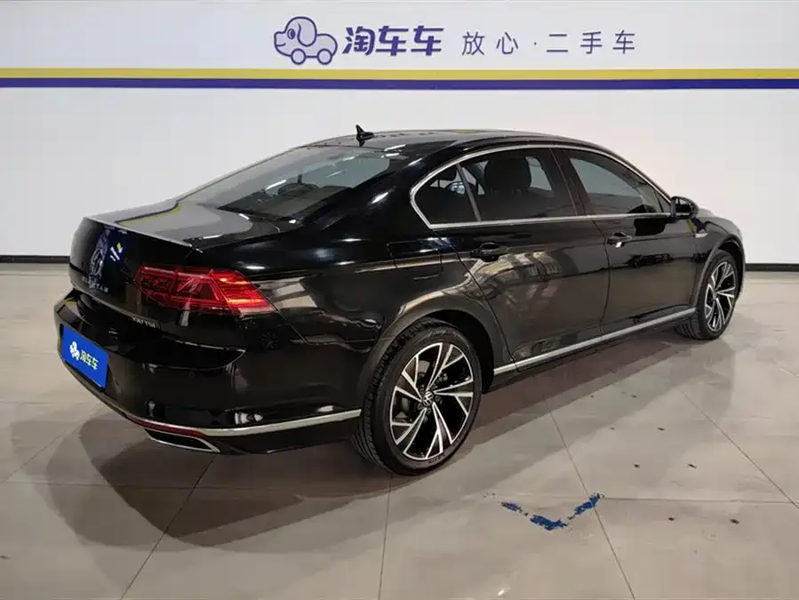 Volkswagen Magotan Magotan 2021 330TSI DSG 30th Anniversary Edition 2022 — миниатюра 3
