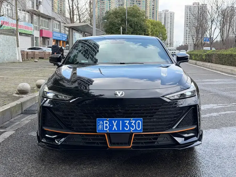 Changan UNI-V Changan UNI-V 2023 1.5T Sports Edition 2023 — миниатюра 2