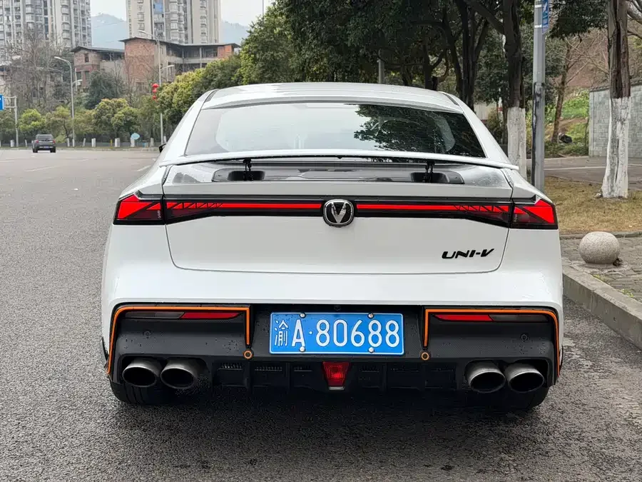Changan UNI-V Changan UNI-V 2024 2.0T Classic Sports 2024 — миниатюра 2