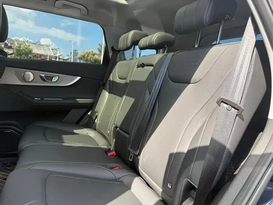 Chery Tiggo 8 PRO Tiggo 8 PRO 2024 Champion Edition 290T 2WD high-gloss version 7 seats 2023 — миниатюра 2