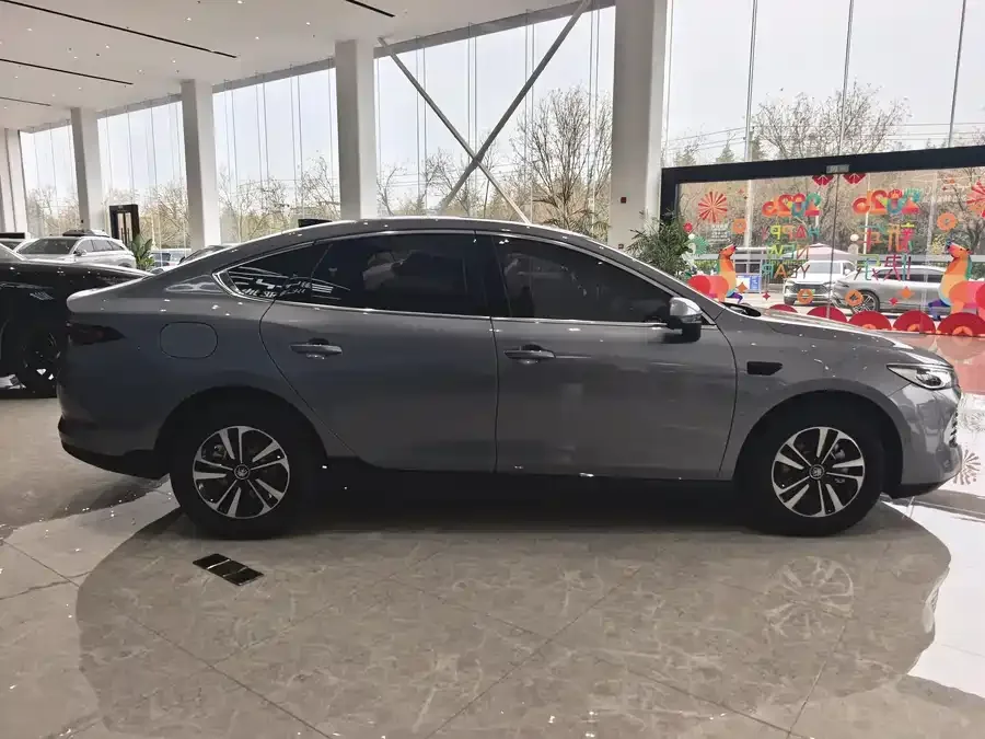 BYD Qin PLUS Qin PLUS 2025 DM-i Intelligent Driving Edition 120KM Beyond Edition 2025 — миниатюра 3