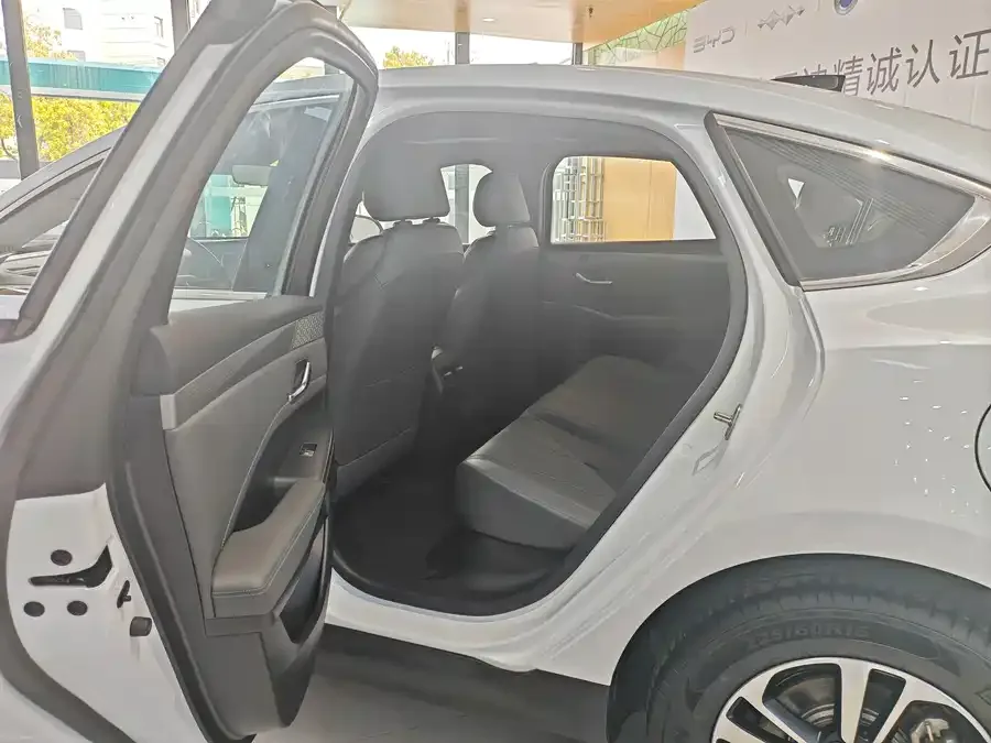 BYD Qin PLUS Qin PLUS 2025 DM-i Intelligent Driving Edition 120KM Beyond Edition 2025 — миниатюра 3