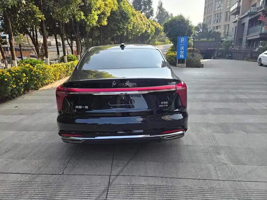 Hongqi H5 Hongqi H5 2023 1.5T DCT Zhilian Qiyun Edition 2022 — миниатюра 3