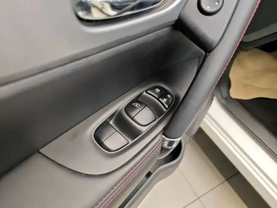 Nissan Qashqai Qashqai 2022 2.0L CVT XV Prem Luxury Edition 2022 — миниатюра 3