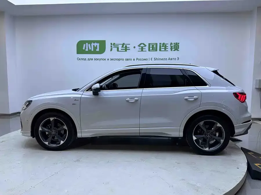 Audi Q3 2022 35 TFSI Fashionable and Dynamic 2022 — миниатюра 2
