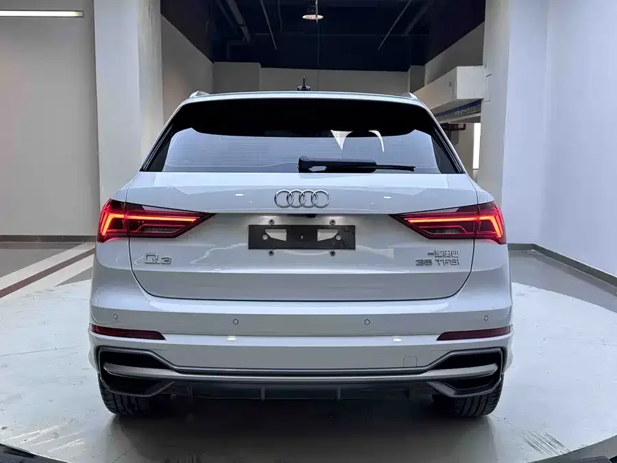 Audi Q3 2022 35 TFSI Fashionable and Dynamic 2022 — миниатюра 3