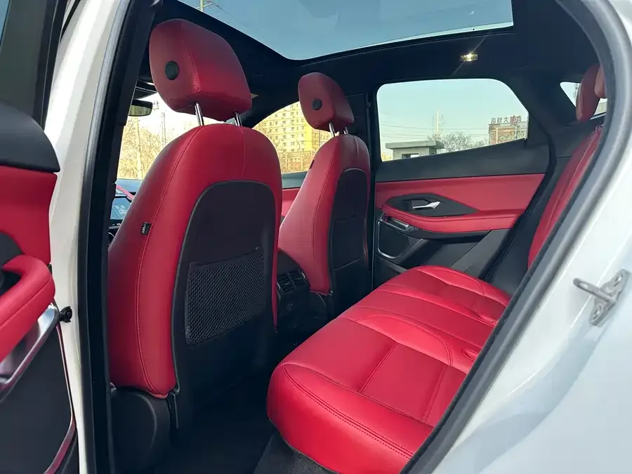 Jaguar E-Pace 2024 aggressive sports version R-DYNAMIC S 2025 — миниатюра 2