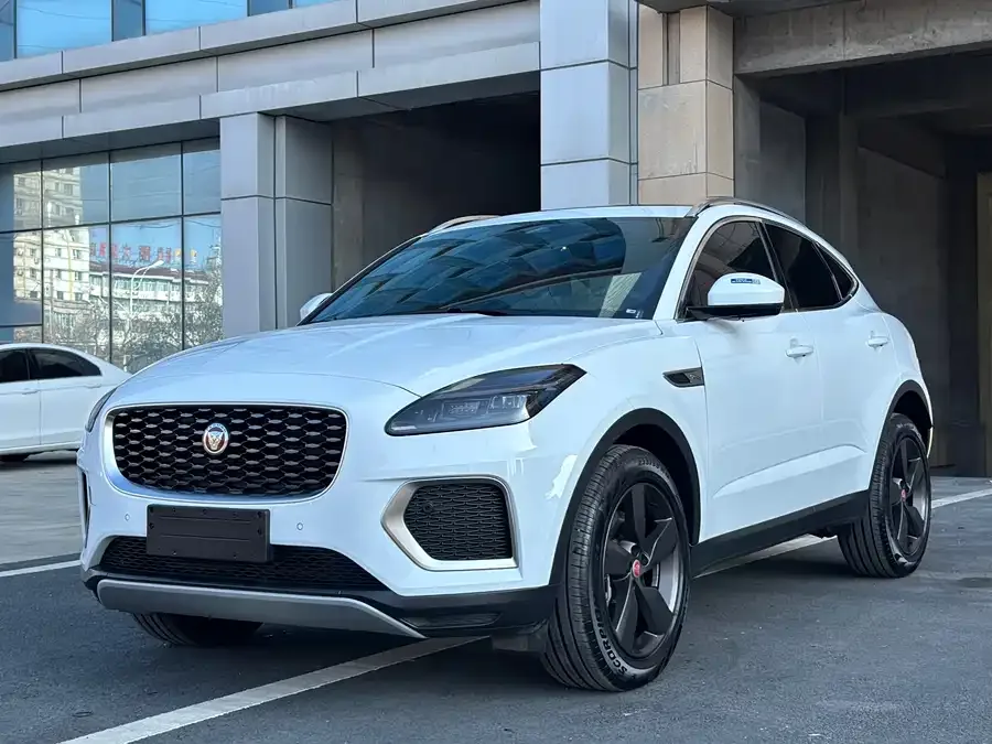 Jaguar E-Pace 2024 aggressive sports version R-DYNAMIC S 2025 — фото 1, купить с доставкой в Москву