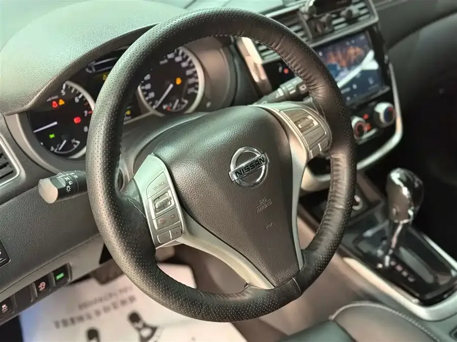 Nissan Tiida Tiida 2021 1.6L CVT Smart Travel Edition 2022 — миниатюра 4