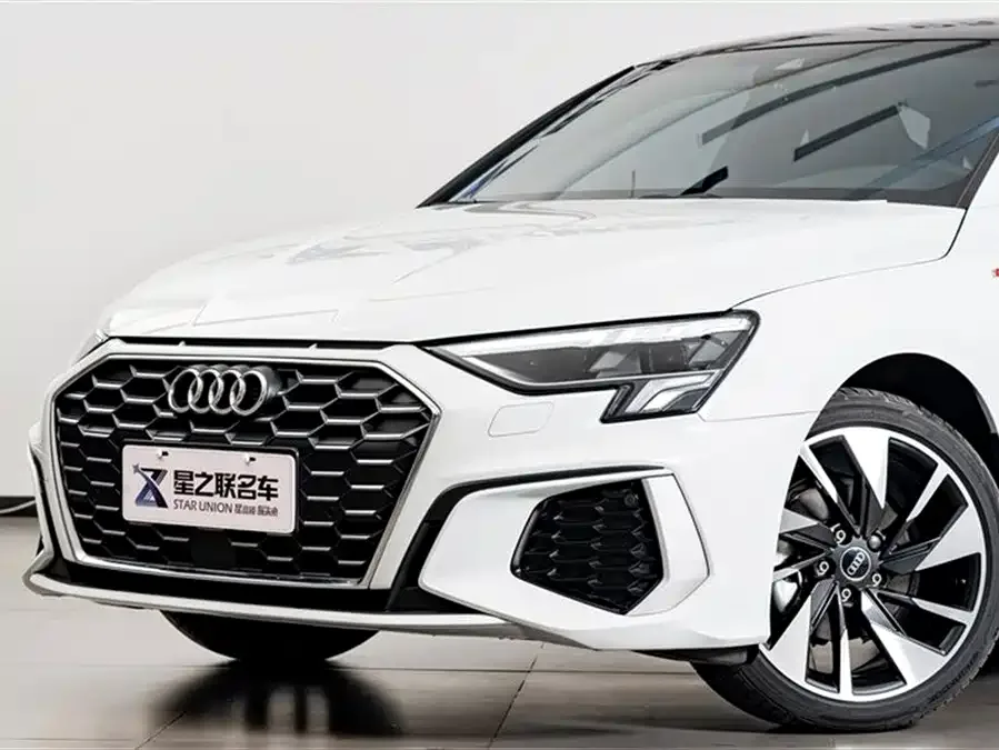 Audi A3 2024 A3L Limousine 35 TFSI Fashion Sports 2024 — миниатюра 3