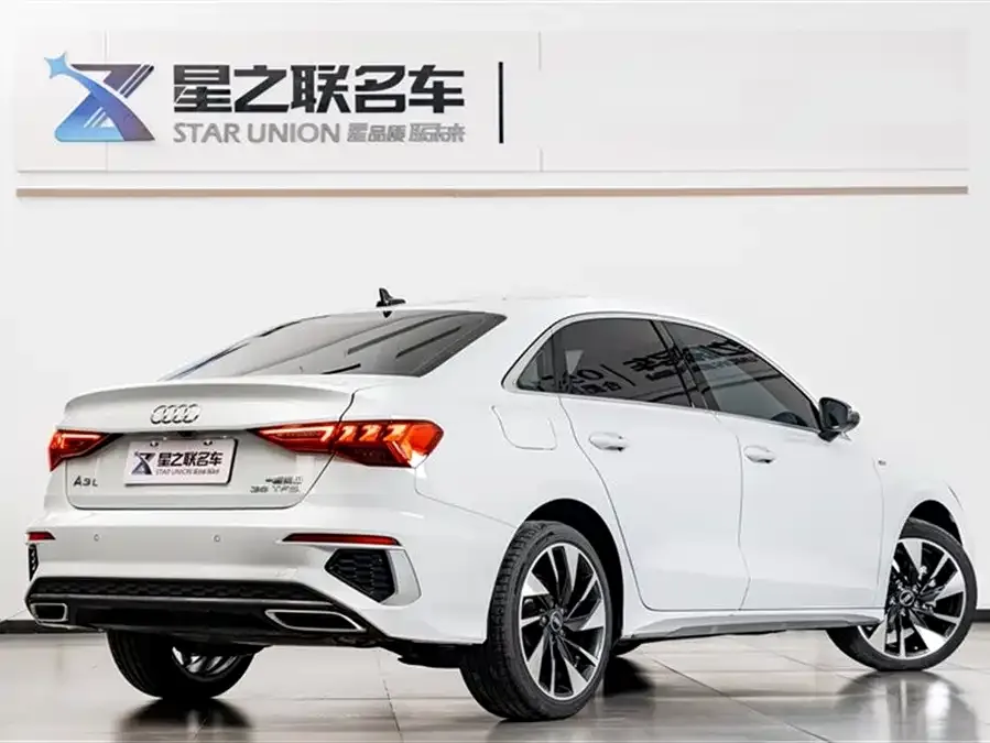 Audi A3 2024 A3L Limousine 35 TFSI Fashion Sports 2024 — миниатюра 4