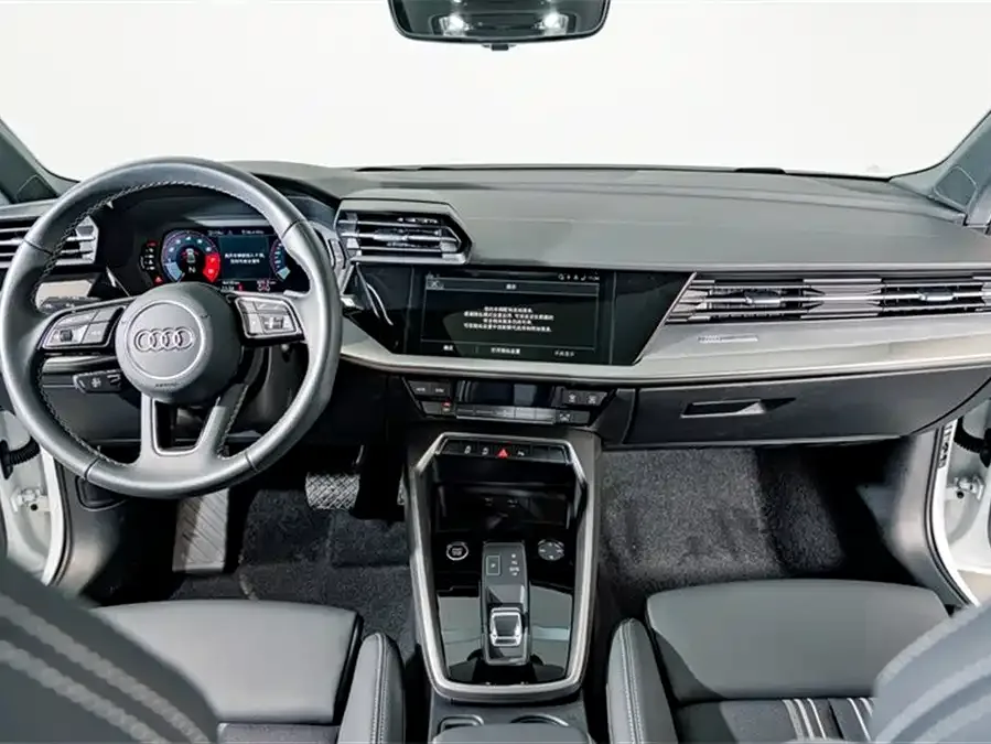 Audi A3 2024 A3L Limousine 35 TFSI Fashion Sports 2024 — миниатюра 5