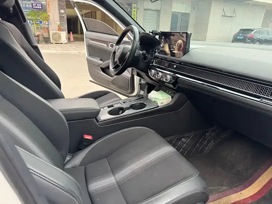 Honda Civic 2023 Civic 240TURBO CVT Sporty Control Special Edition 2023 — миниатюра 3