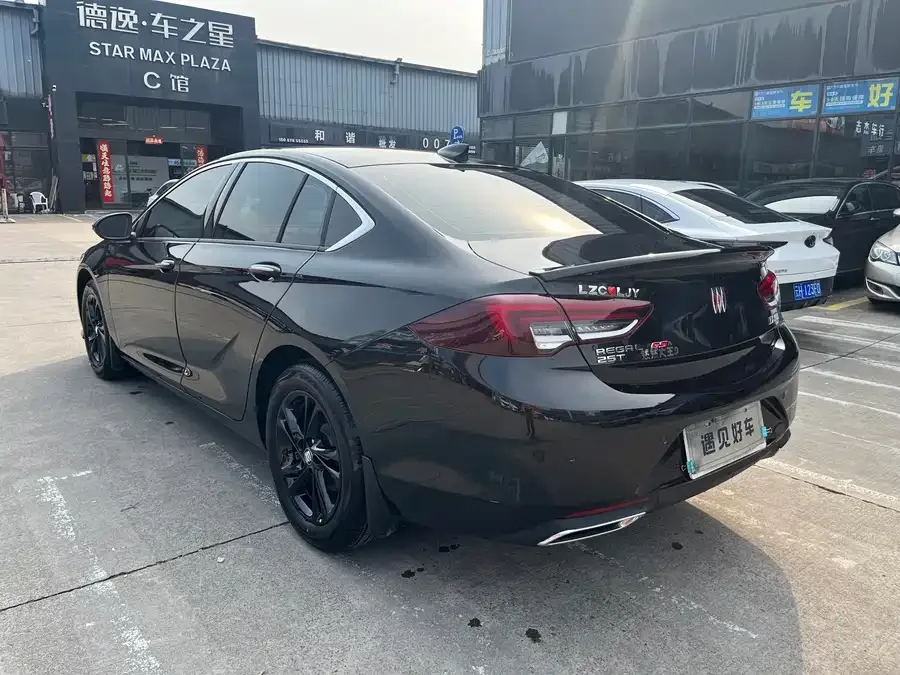 Buick Regal Buick Regal 2025 25T Premium Edition 2026 — миниатюра 2