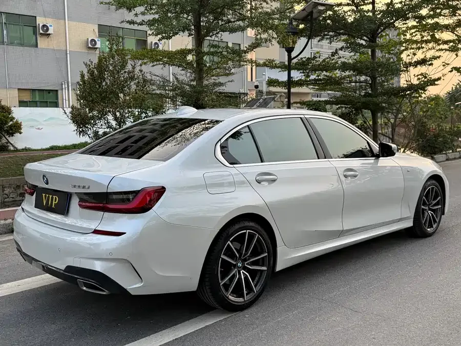 BMW 3 series BMW 3 Series 2022 facelift 320Li M Sport package 2022 — миниатюра 4