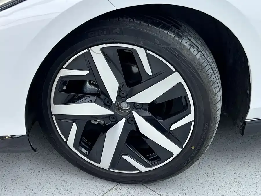 Volkswagen Lamando 2022 Lingdu Lingdu L 280TSI DSG Cool Edition 2022 — миниатюра 4