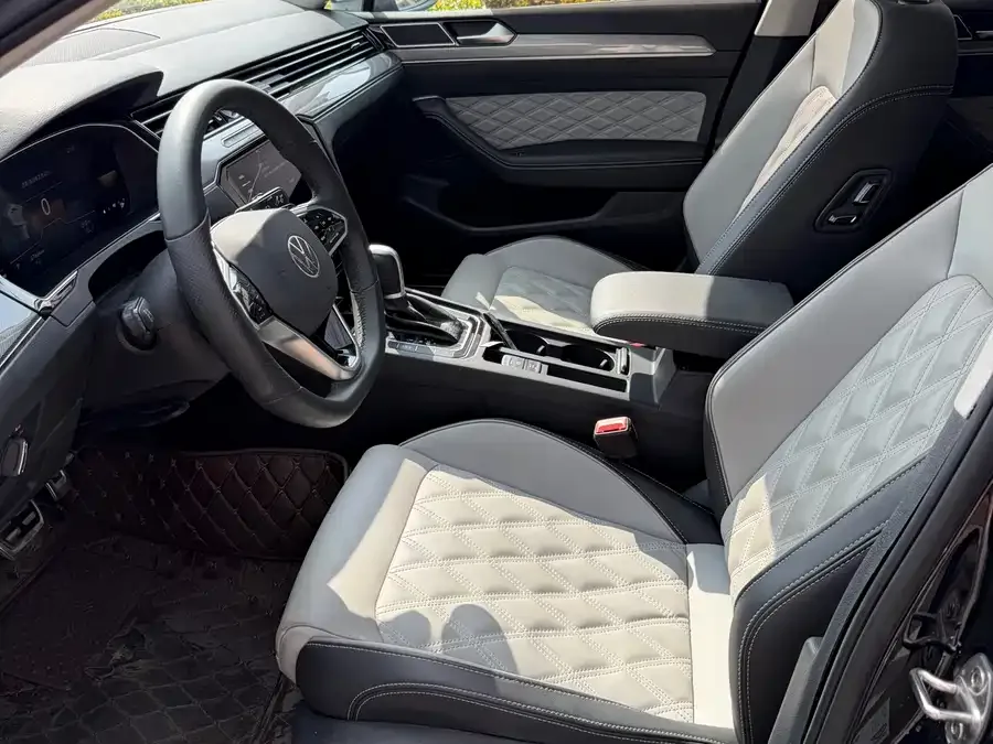 Volkswagen Magotan Magotan 2023 2 million commemorative edition 330TSI DSG luxury model 2023 — миниатюра 2