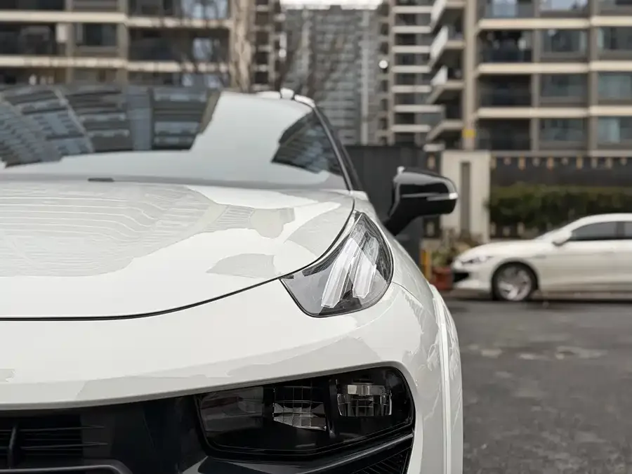 Lynk & Co 02 Hatchback Lynk & Co 02 Hatchback 2022 2.0TD Pro 2023 — миниатюра 2