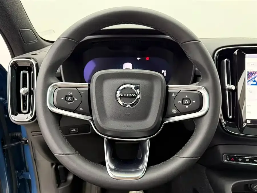 Volvo C40 2024 Long Range PRO 2024 — миниатюра 4